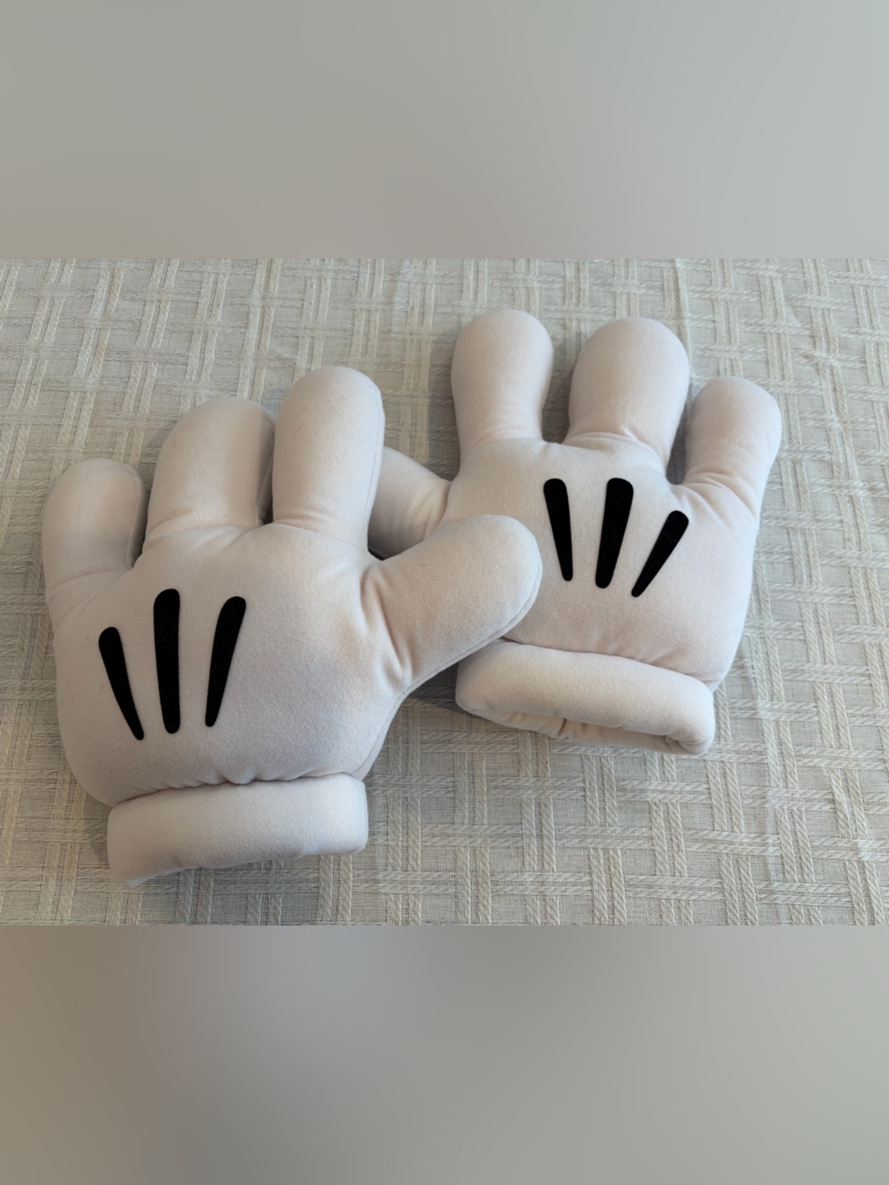 Disneyland Parks Mickey Mouse Plush Hand  Gloves, One Size Fits Most